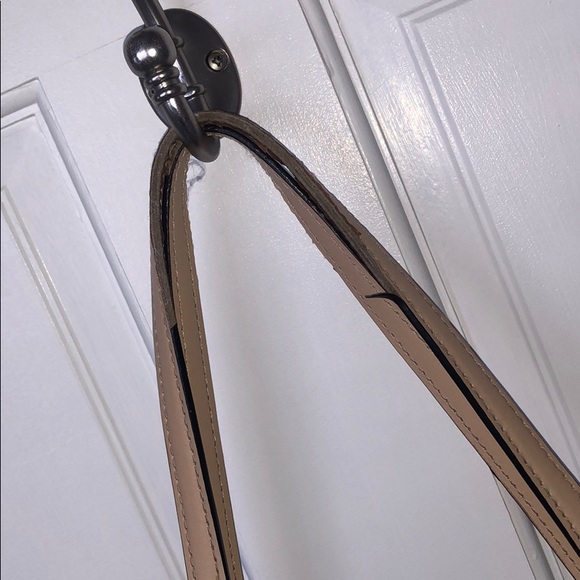 Michael Kors shoulder bag. - Picture 4 of 8